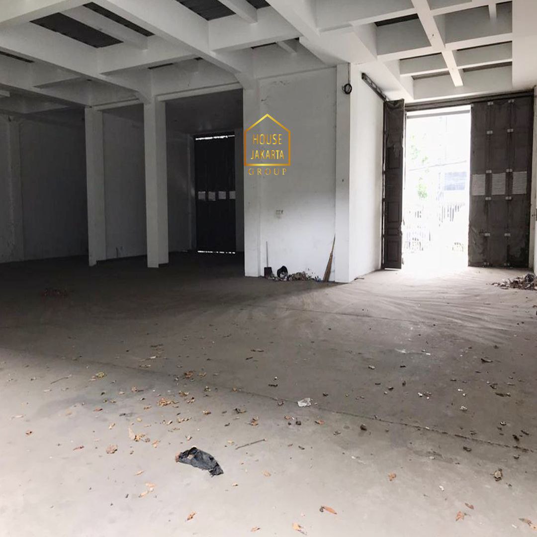 CS1690  KOMERSIAL RAWAMANGUN Bangunan 4 Lantai, Gedung Kantor, Hotel, Murah, Jalan Raya, Dekat Tol