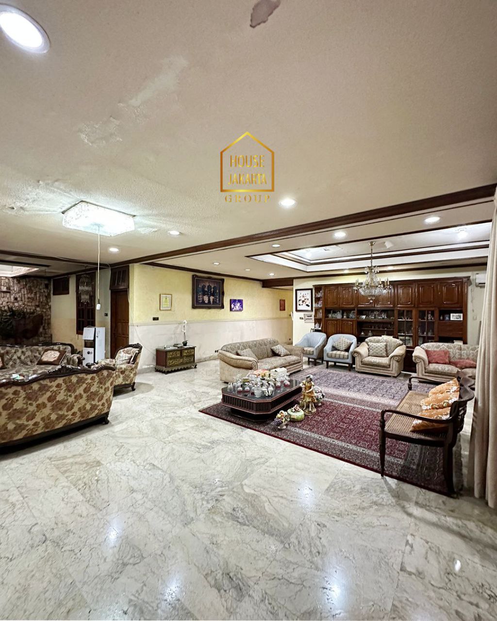 HS1691 Rumah Menteng Dijual Murah 2 Lantai Hitung Tanah. Murah. Hadap Timur, Dekat Thamrin