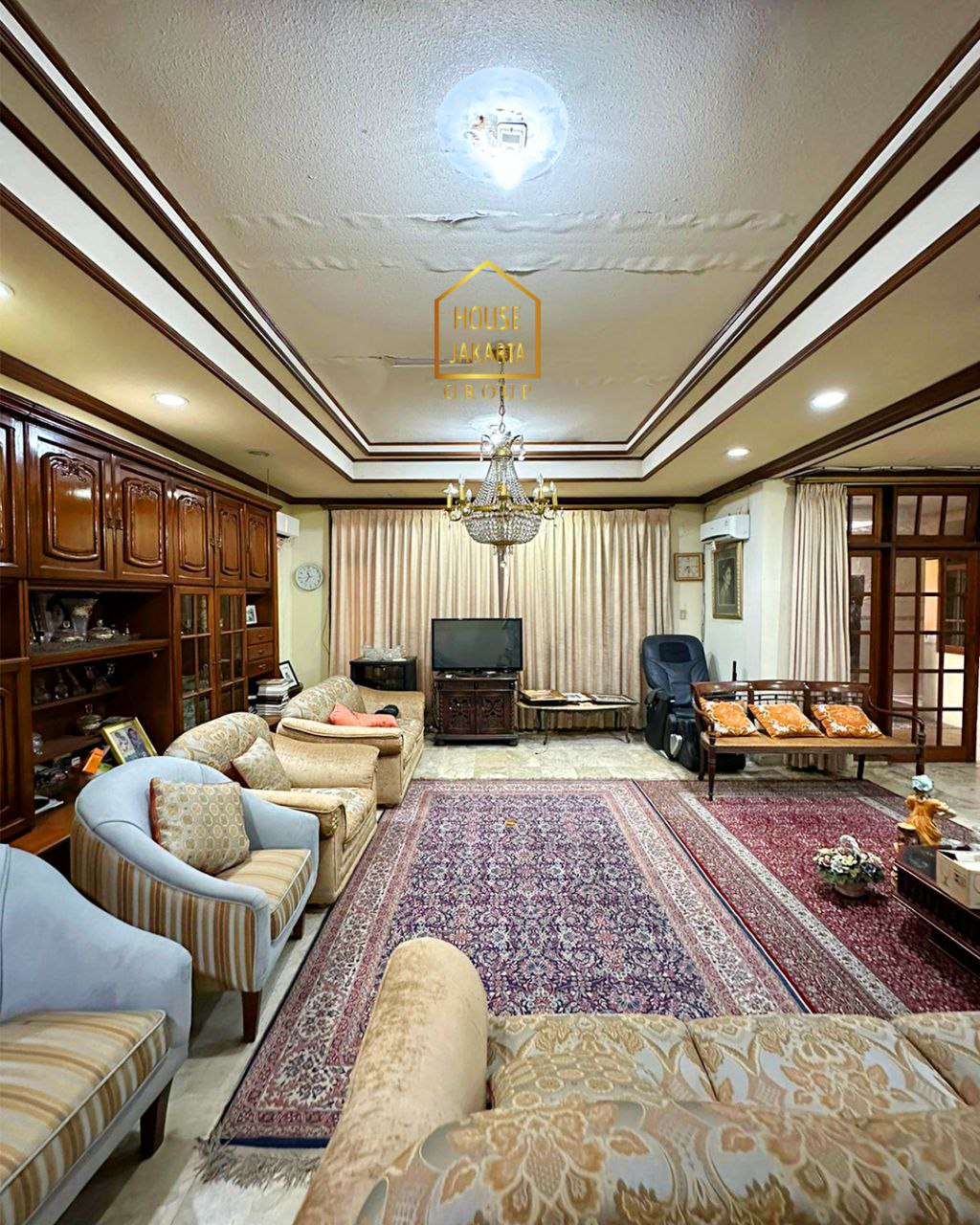 HS1691 Rumah Menteng Dijual Murah 2 Lantai Hitung Tanah. Murah. Hadap Timur, Dekat Thamrin