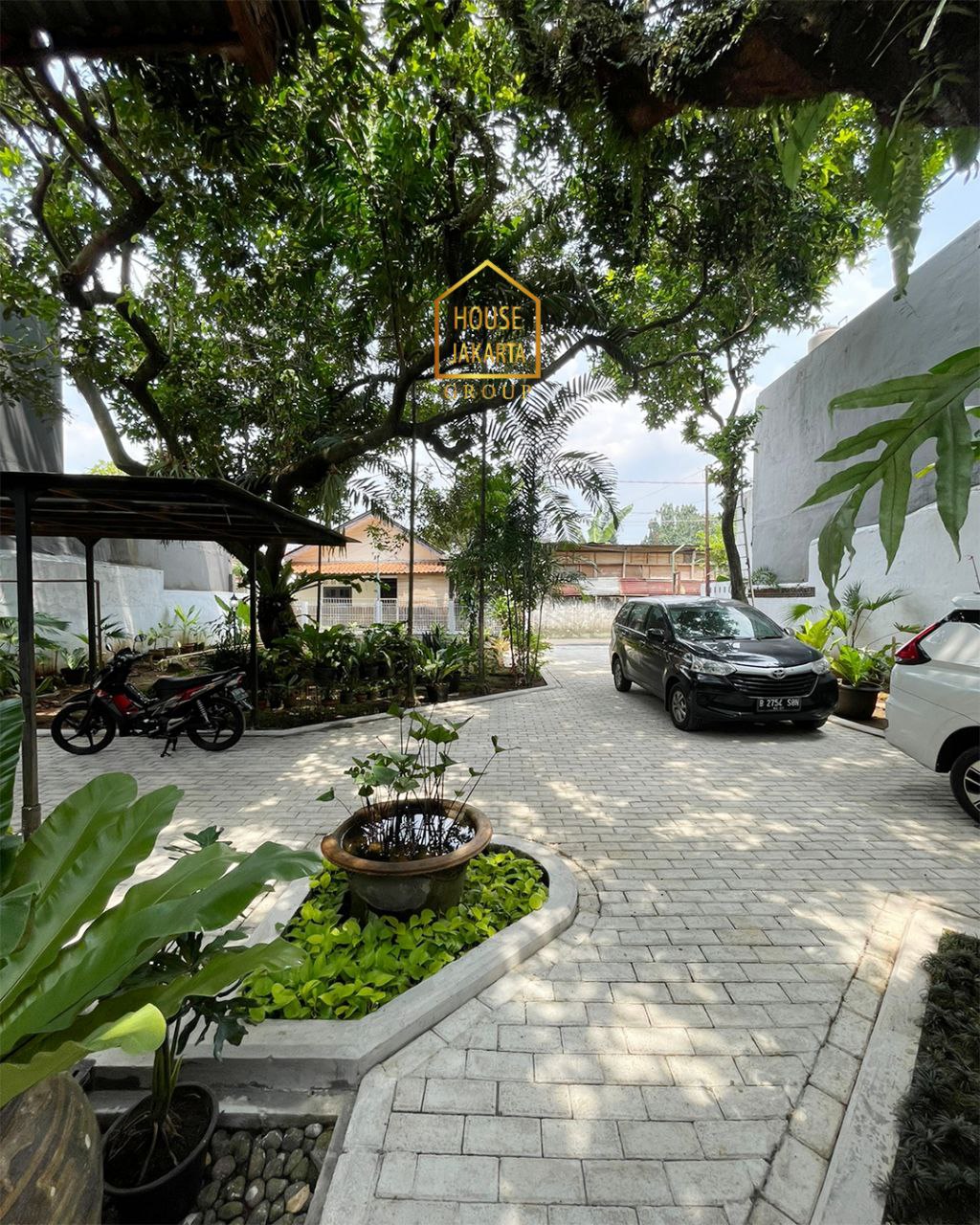 HS1711 TURUN HARGA !!! CILANDAK AREA Siap Huni, Halaman Luas & Asri, Termurah, Dekat Simatupang 