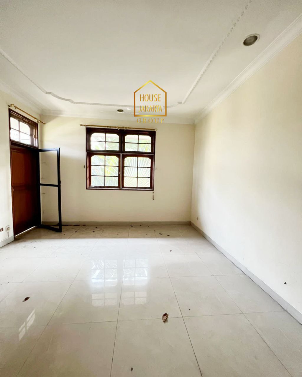 HS1715 Rumah Murah Pondok Indah 2 Lantai Siap Huni • Prime Location, Dekat PIM • Jalan Lebar