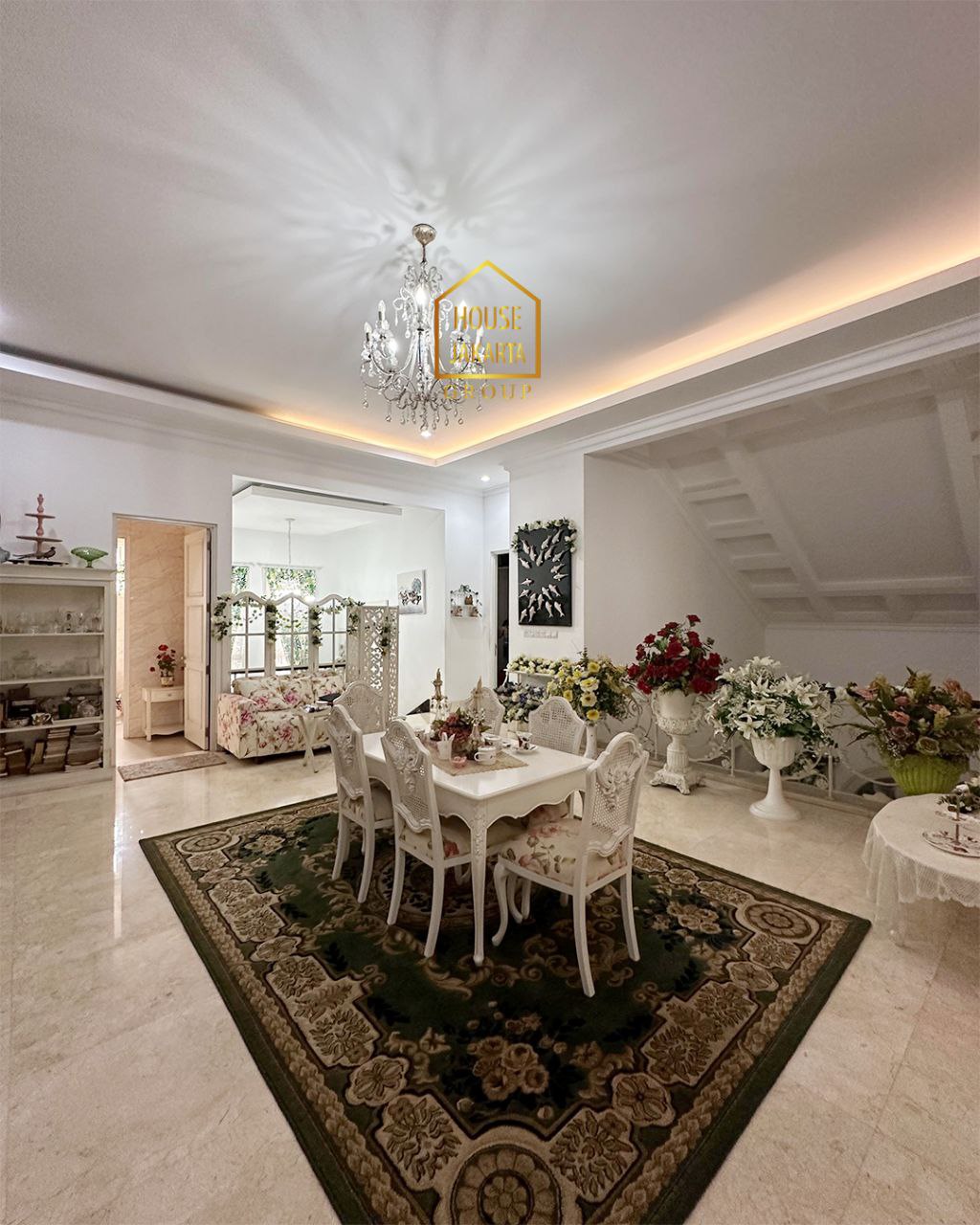 HS1718 Rumah Cantik, Radio Dalam Kebayoran Baru, Murah Dibawah NJOP