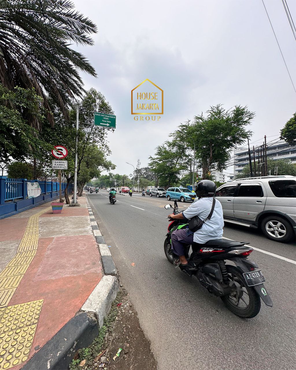 CS1719 TB SIMATUPANG. Ruko 3,5 Lantai, Dekat Pintu Tol, Parkir Luas