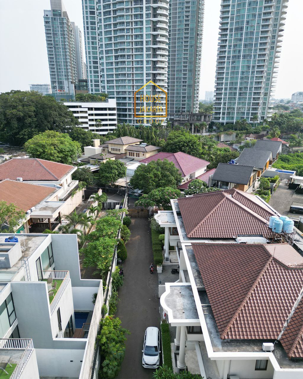 HS1722 Townhouse Kemang Area Elite Dalam Komplek • Lokasi  Strategis,  Dekat McD & Kemang Raya