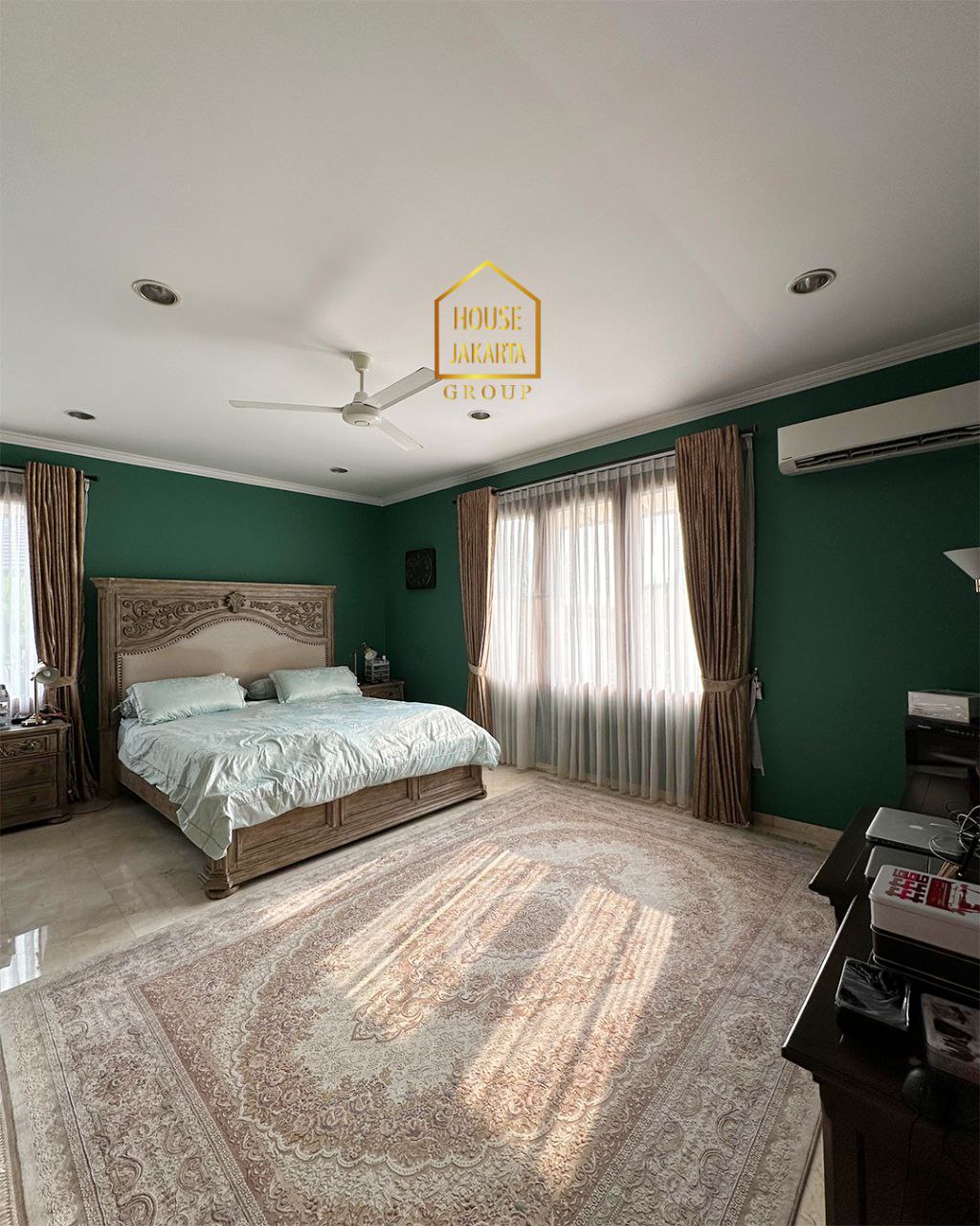 HS1722 Townhouse Kemang Area Elite Dalam Komplek • Lokasi  Strategis,  Dekat McD & Kemang Raya