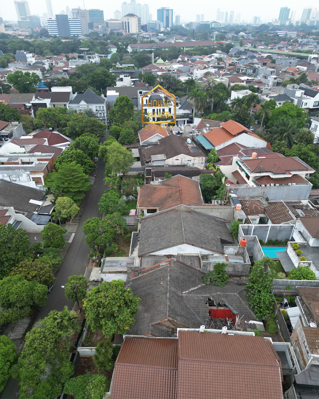 LS1726 Rumah  Hitung Tanah Di Senopati Area • Jarang Ada • Lokasi Elite dan Strategis, Dekat Senayan & SCBD
