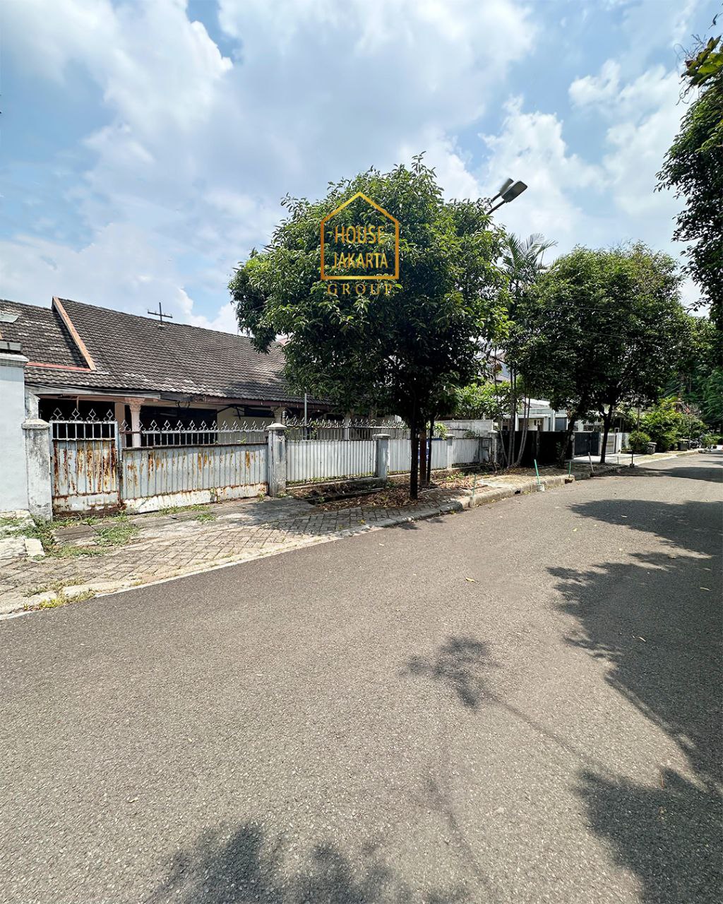 LS1726 Rumah  Hitung Tanah Di Senopati Area • Jarang Ada • Lokasi Elite dan Strategis, Dekat Senayan & SCBD