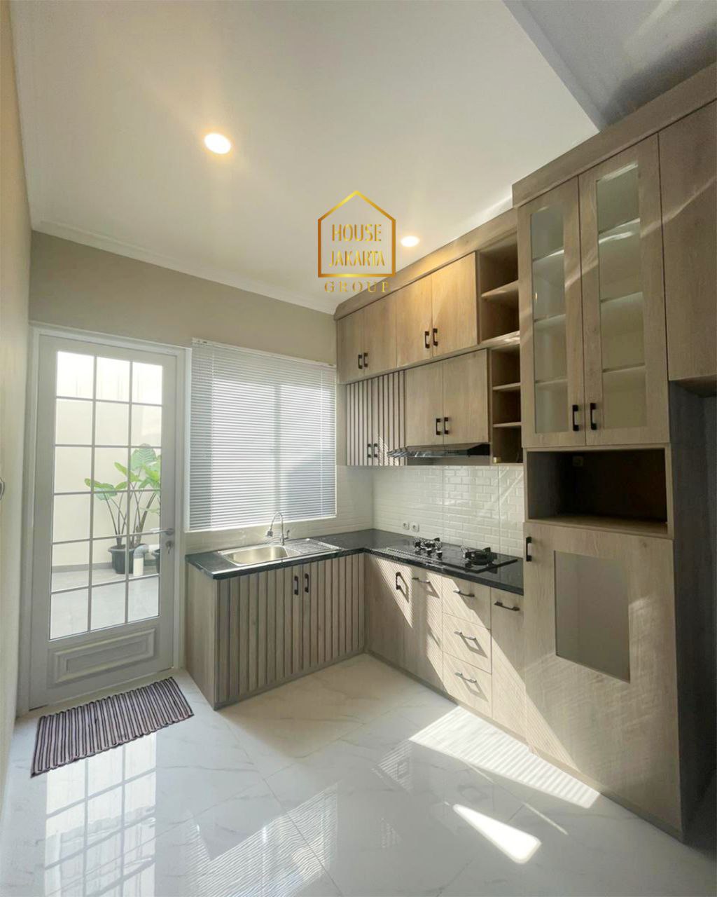 HS1727  BRAND NEW - ANDARA Rumah 2 Lantai, Kitchen Set. One Gate System. Lokasi Elite dan Strategis Dekat Tol. Dekat Tol
