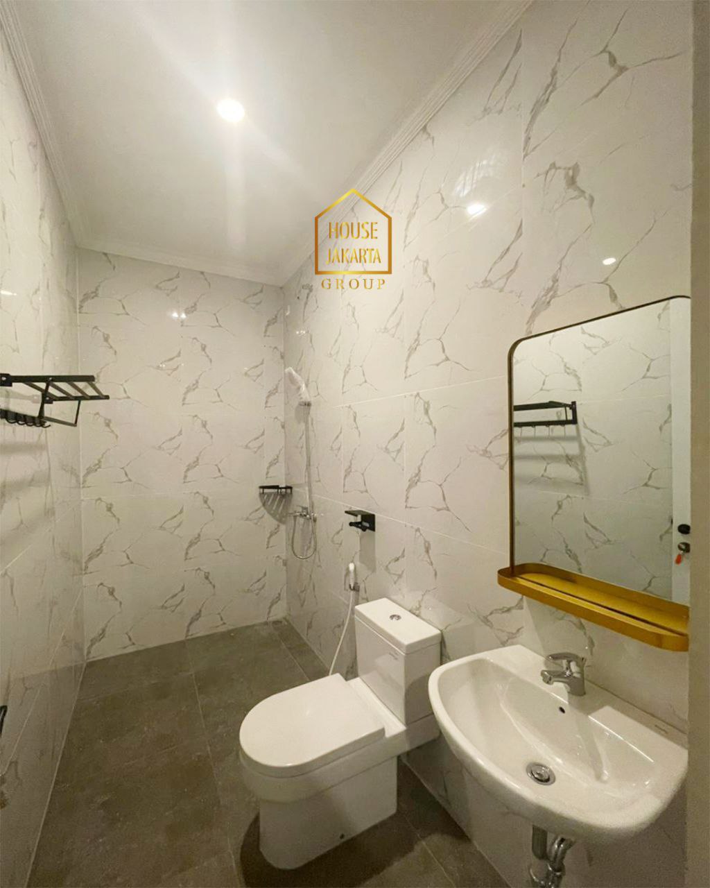 HS1727  BRAND NEW - ANDARA Rumah 2 Lantai, Kitchen Set. One Gate System. Lokasi Elite dan Strategis Dekat Tol. Dekat Tol