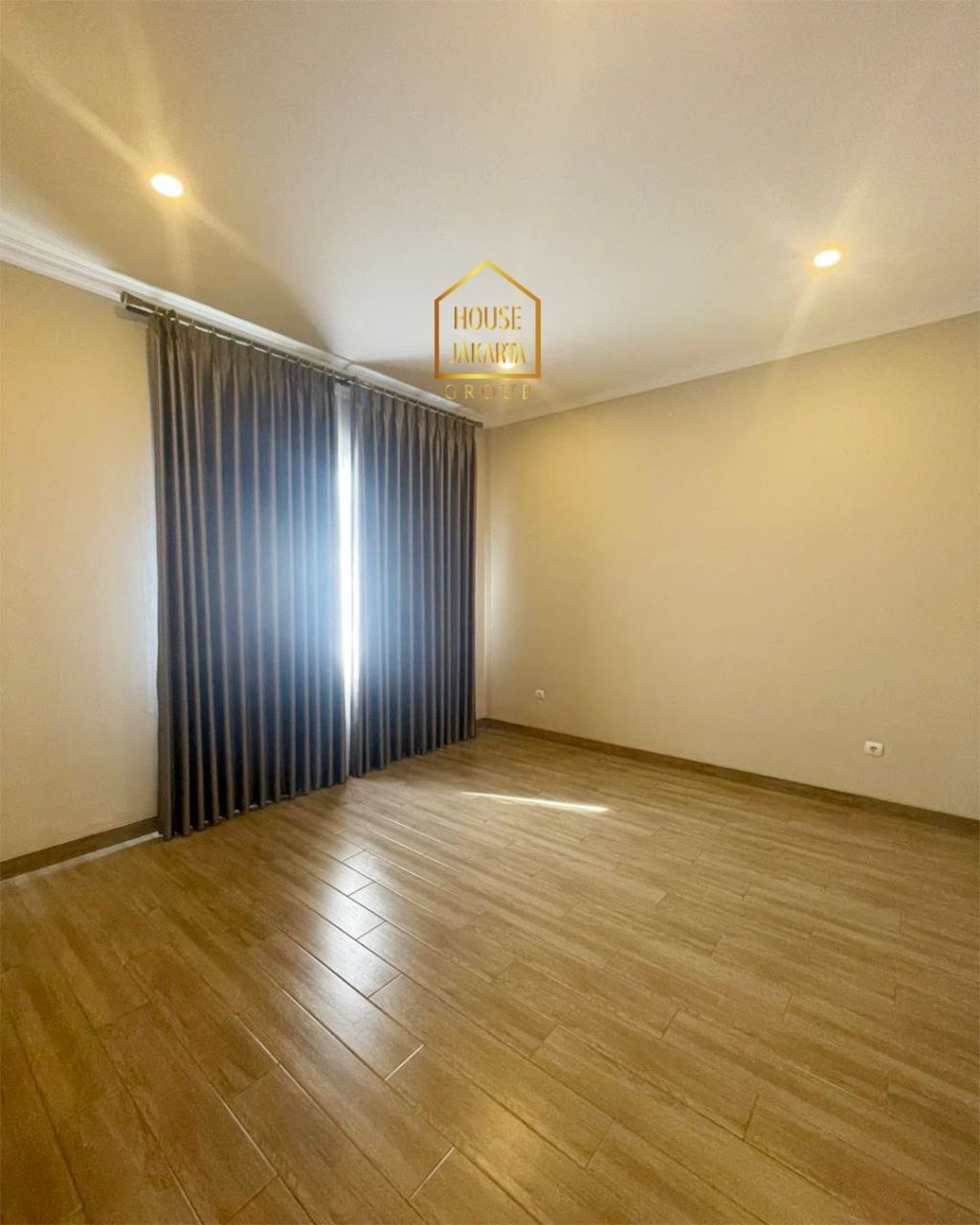 HS1727  BRAND NEW - ANDARA Rumah 2 Lantai, Kitchen Set. One Gate System. Lokasi Elite dan Strategis Dekat Tol. Dekat Tol