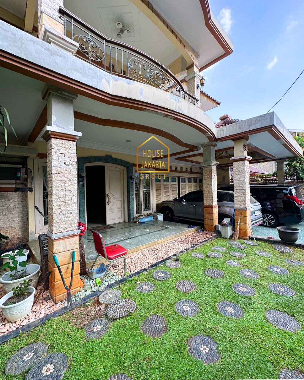 HS1730 TURUN HARGA!! TEBET AREA Rumah 2 Lantau Siap Huni Dengan Pool dan Garden. Fully Furnished, Murah Dan Nyaman
