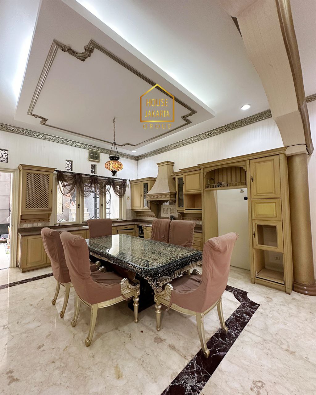 HS1731 Rumah Elite 2 Lantai Senayan Area Siap Huni, Full Marmer Italy • Lokasi Strategis,  Dekat Senopati & SCBD   