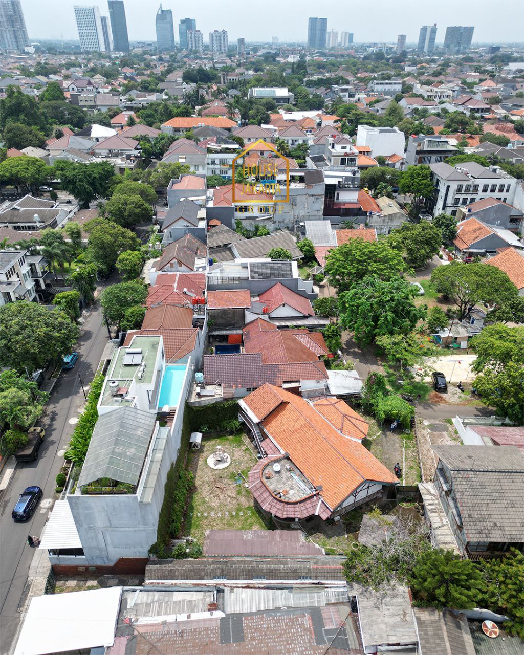 HS1732 Rumah 1,5 Lantai Siap Huni Di Cipete - Cilandak. dengan Taman Luas. Lokasi Strategis,  Dekat  Fatmawati & Simatupang