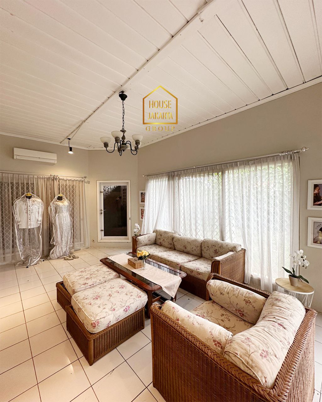 HS1732 Rumah 1,5 Lantai Siap Huni Di Cipete - Cilandak. dengan Taman Luas. Lokasi Strategis,  Dekat  Fatmawati & Simatupang