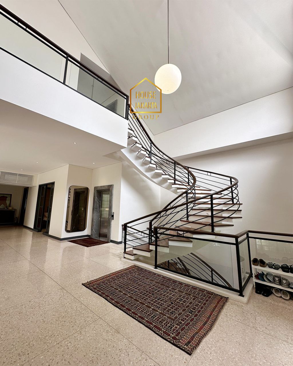 HS1733 New Renovated Kebayoran Baru Luxury House • Strategis, Dekat Senayan & Simatupang