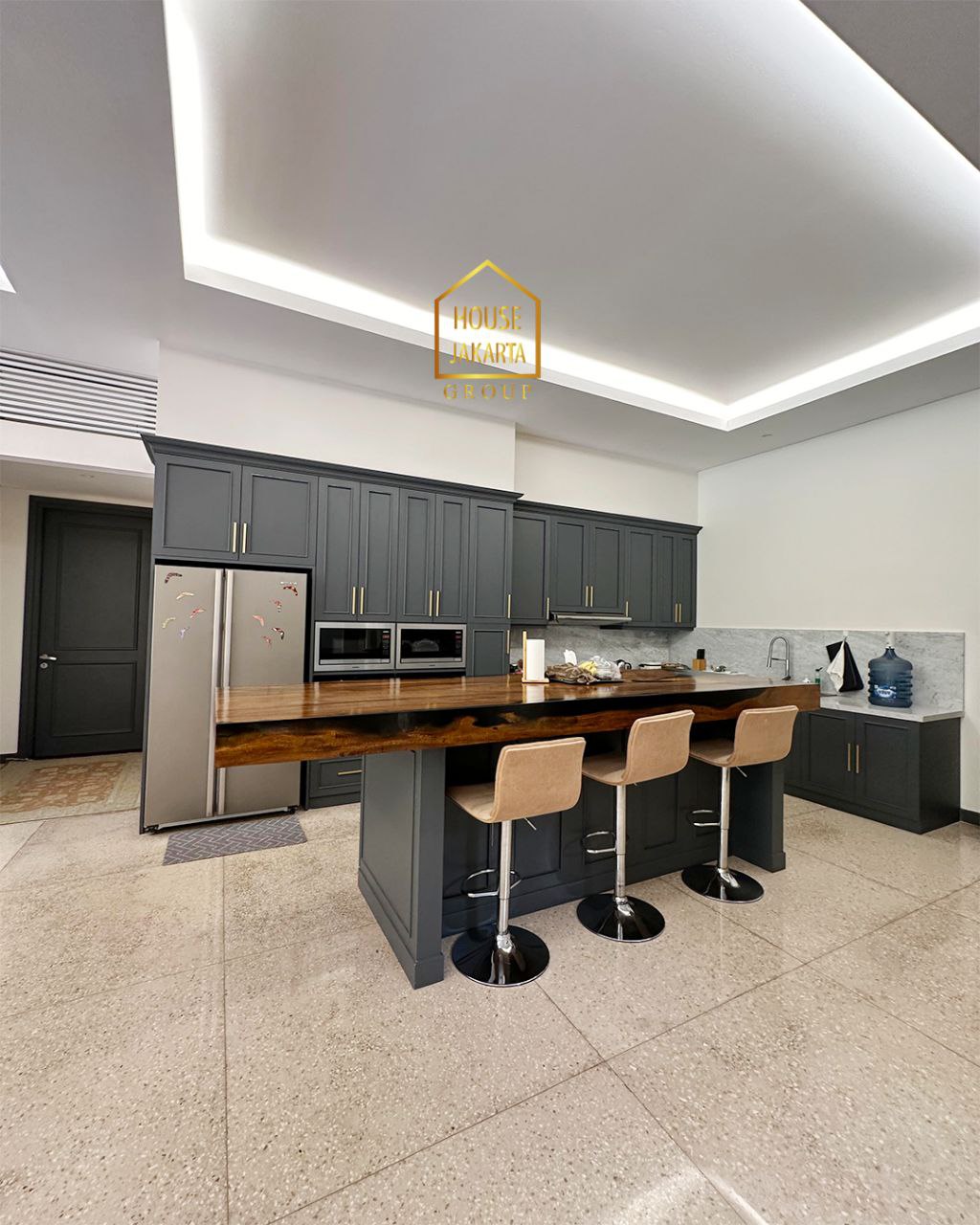 HS1733 New Renovated Kebayoran Baru Luxury House • Strategis, Dekat Senayan & Simatupang