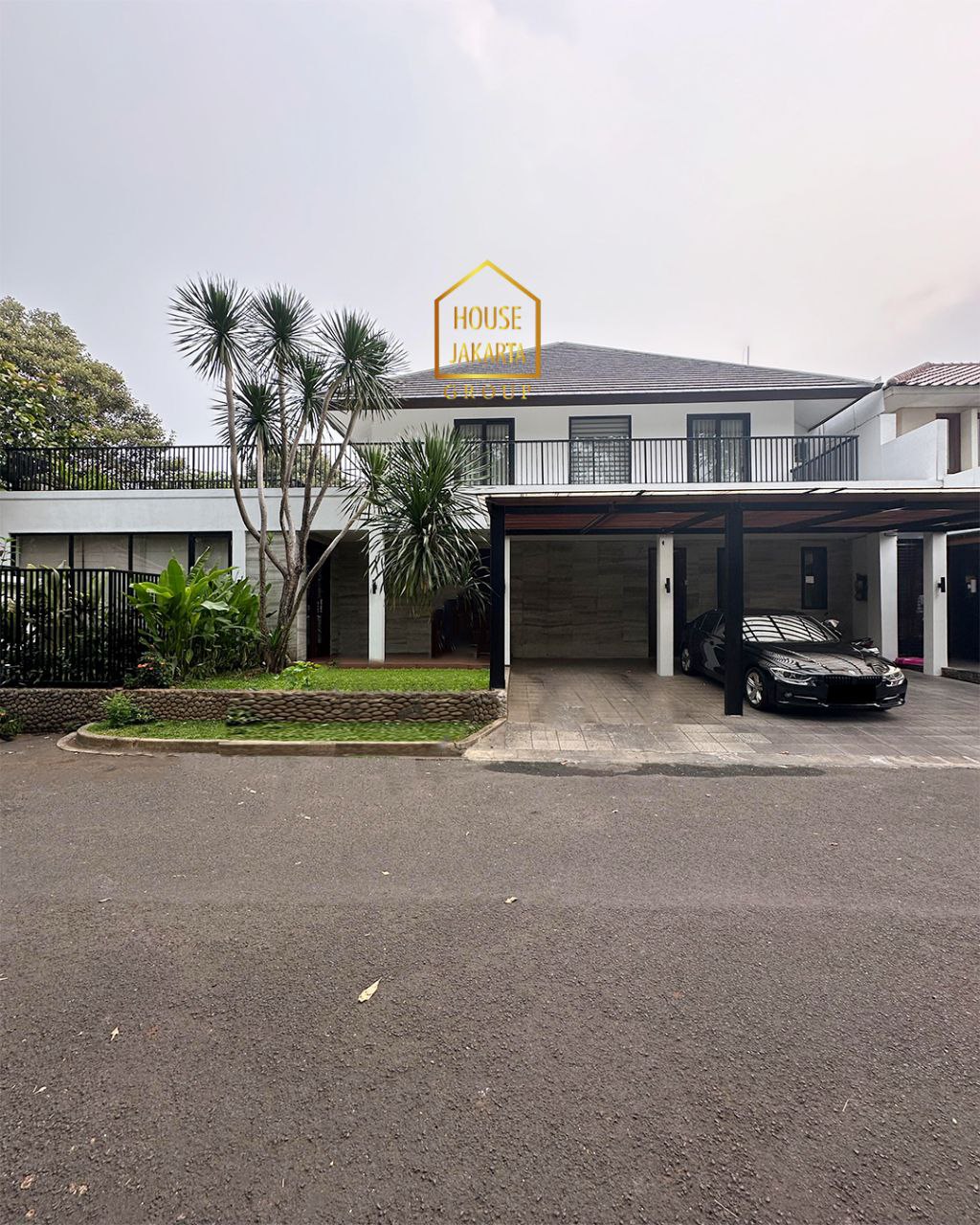 HS1735  Townhouse Kemang Area Murah dengan Taman & Pool. Lingkungan Asri, Elite, dan Strategis.