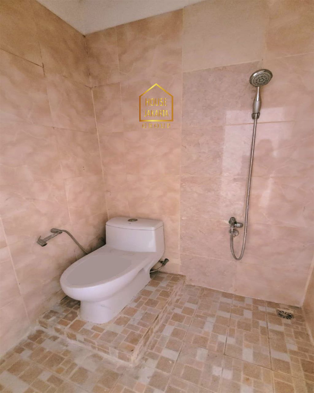 HS1737 Rumah Murah 2 Lt Di Fatmawati - Cilandak. Kokoh Siap Huni • Dekat MRT • Akses 2 Mobil