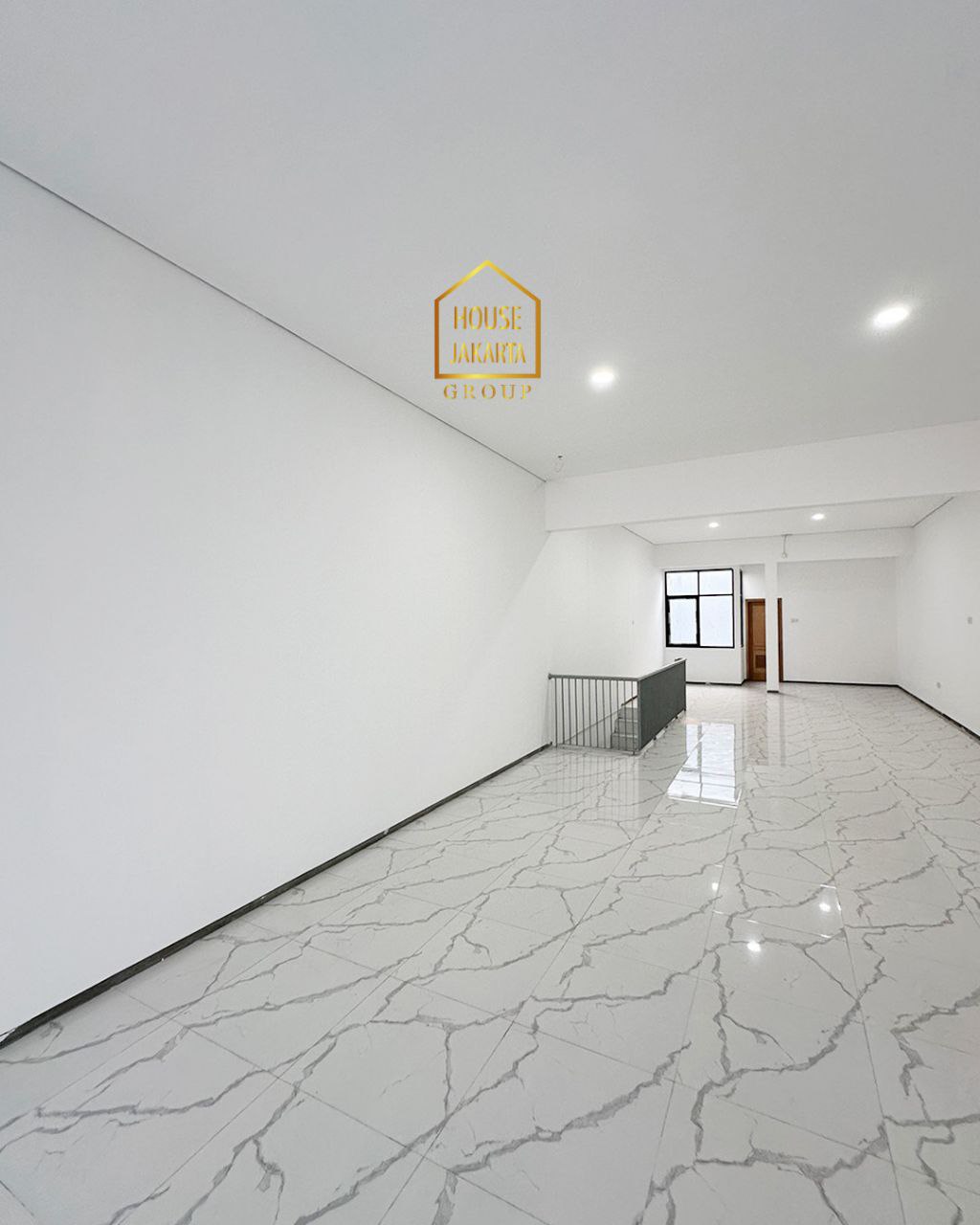 CS1739  Brand New 2 Lantai • 5 meter x 26 meter • Hadap Timur • Bebas Banjir