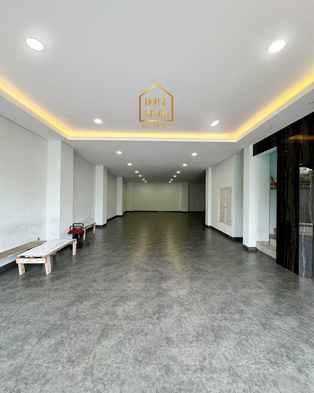 CS1755  Brand New  Gedung Kantor Cawang 4,5 Lantai, Lift & Genset • Murah • Parkir 12 • Dekat Tol