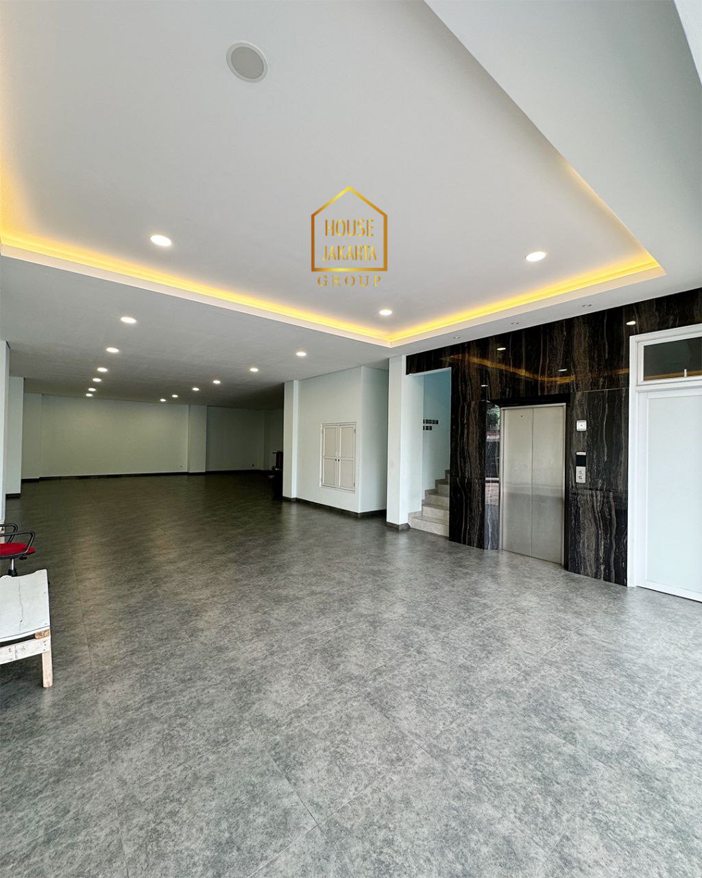 CS1755  Brand New  Gedung Kantor Cawang 4,5 Lantai, Lift & Genset • Murah • Parkir 12 • Dekat Tol