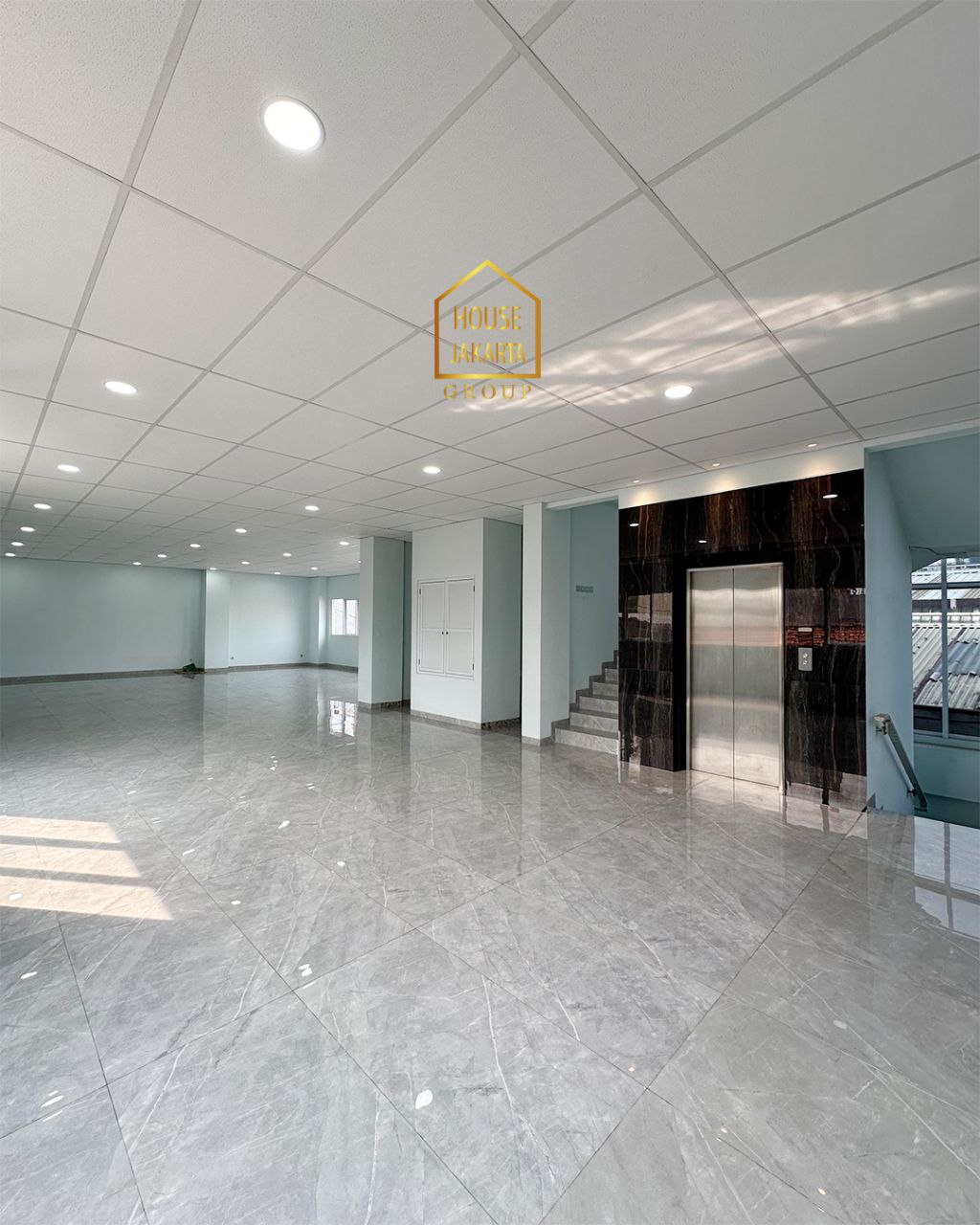 CS1755  Brand New  Gedung Kantor Cawang 4,5 Lantai, Lift & Genset • Murah • Parkir 12 • Dekat Tol