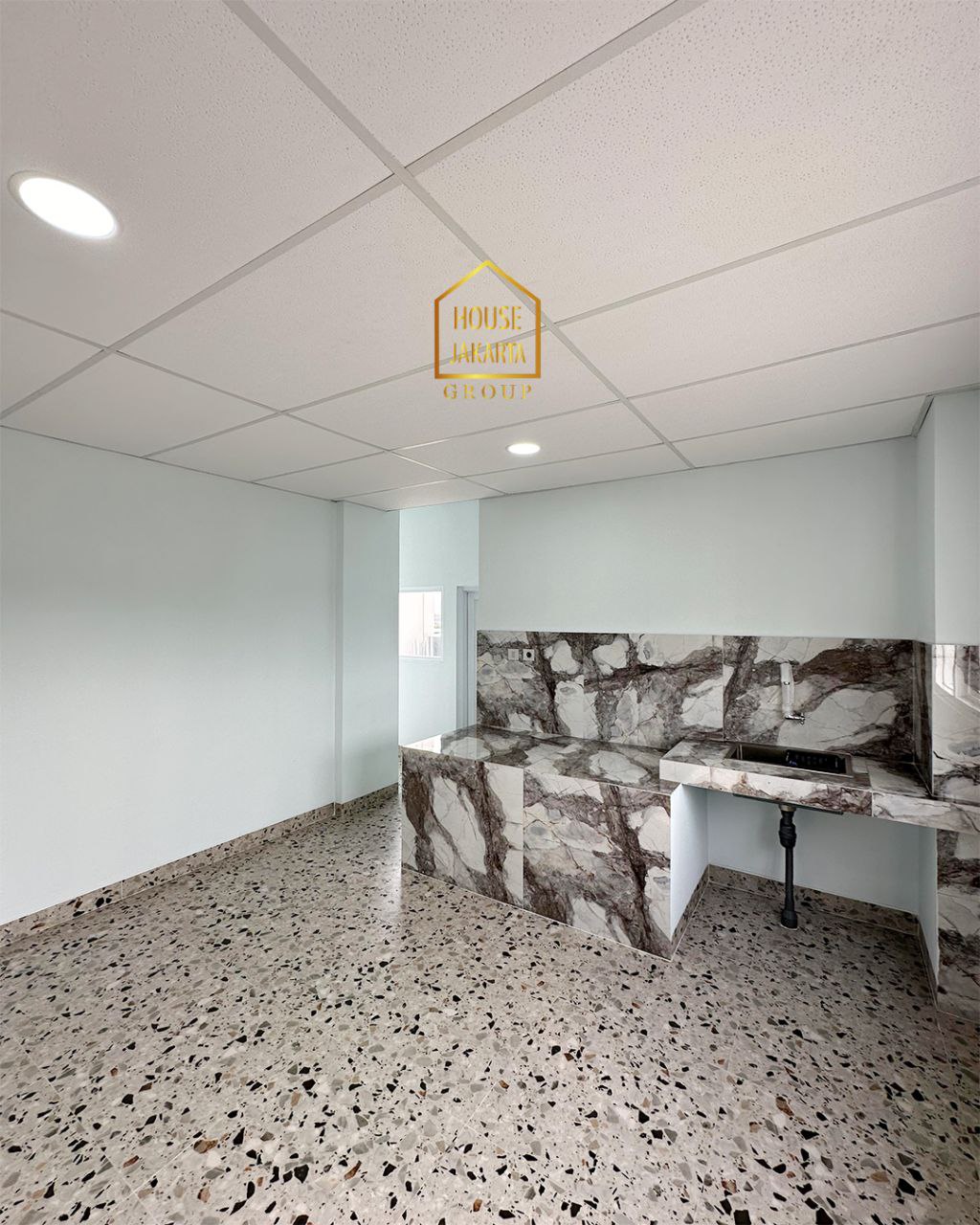 CS1755  Brand New  Gedung Kantor Cawang 4,5 Lantai, Lift & Genset • Murah • Parkir 12 • Dekat Tol