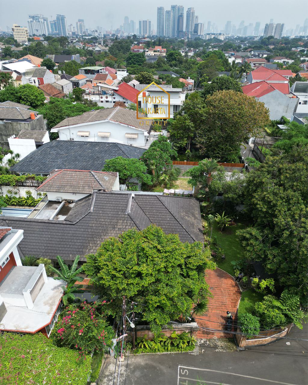 HS1756 Rumah Siap Huni Di Puri Mutiara - Cipete, Ada Pool & Taman Luas Dekat Kemang & Simatupang