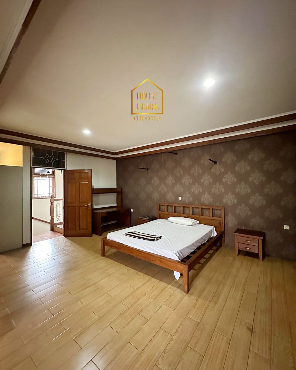 HR1757 Cozy House In Compound Area. Pejaten Barat, 2 Storey. Near Kemang & Cilandak