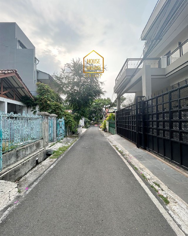 LS1758  Rumah Hitung Tanah Di Kebayoran Baru, Jarang Ada, Strategis,  Dekat Senopati & SCBD