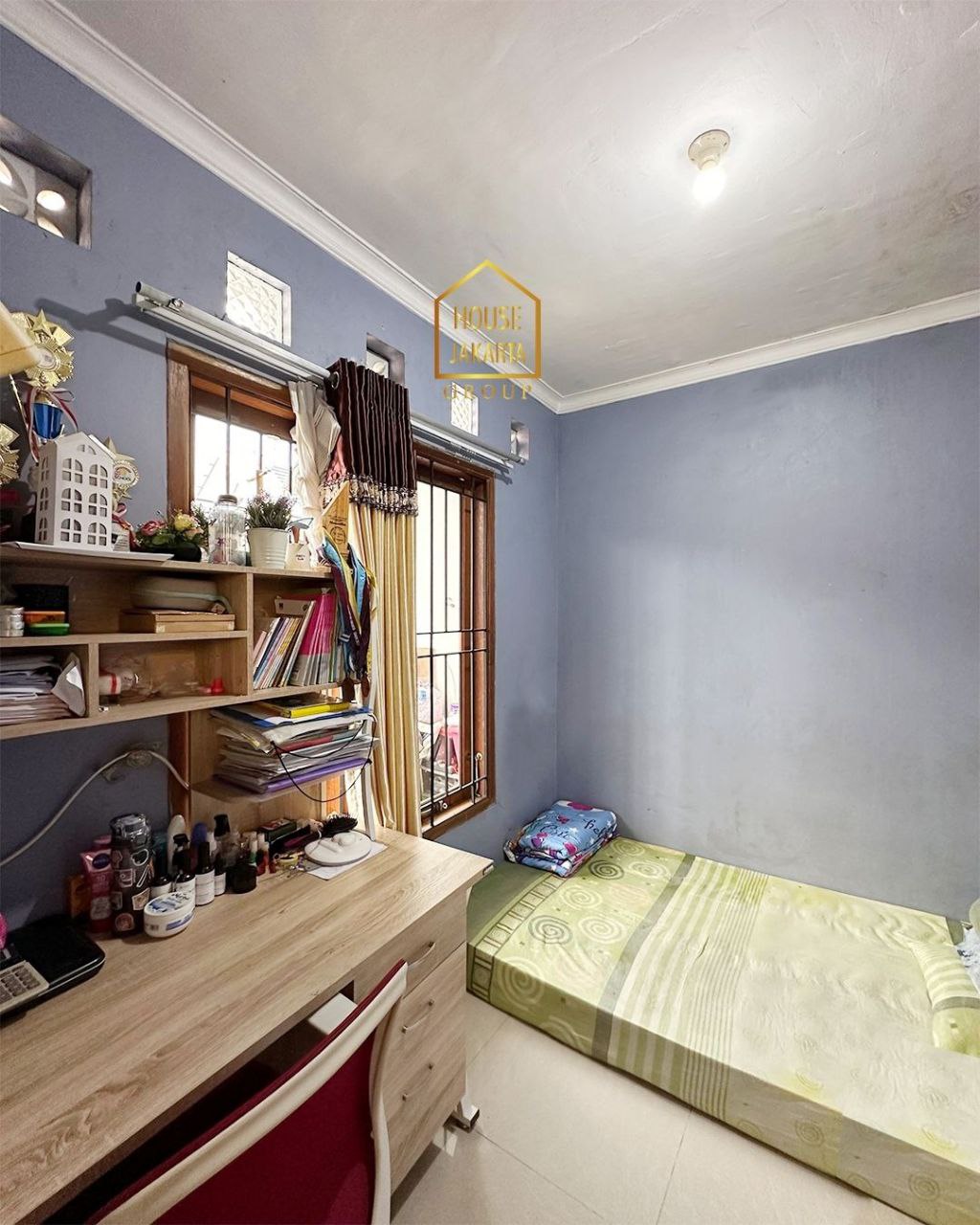 HS1765 Rumah 2 Lantai + Roftoop, Murah, Strategis, Dekat Mampang, Kemang & Kuningan