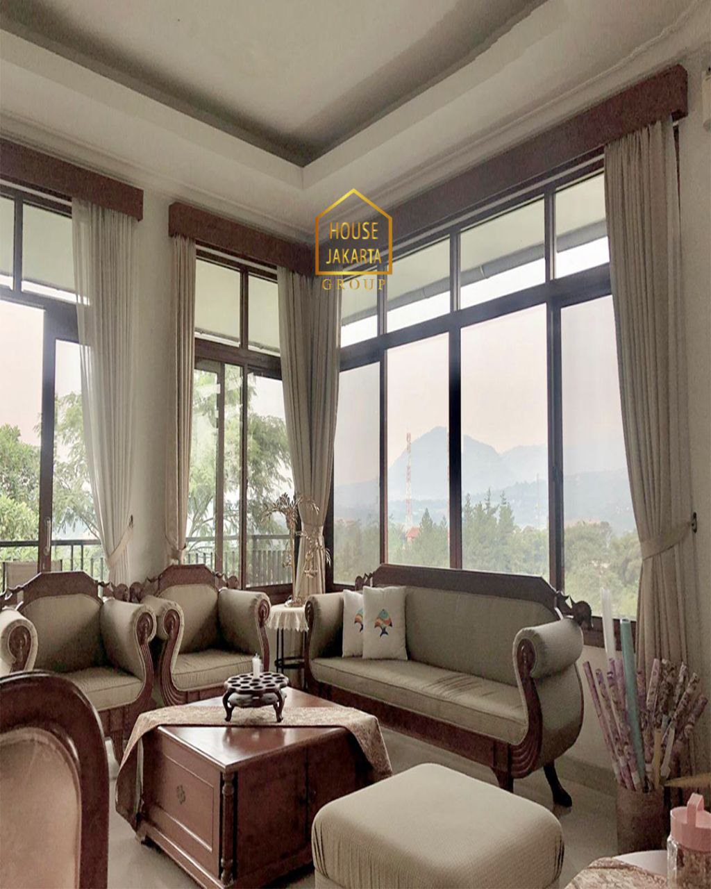 HS1775 Rumah Murah 3 Lantai Siap Huni, Di Bukit Golf - Sentul City. Elite. Hadap Barat