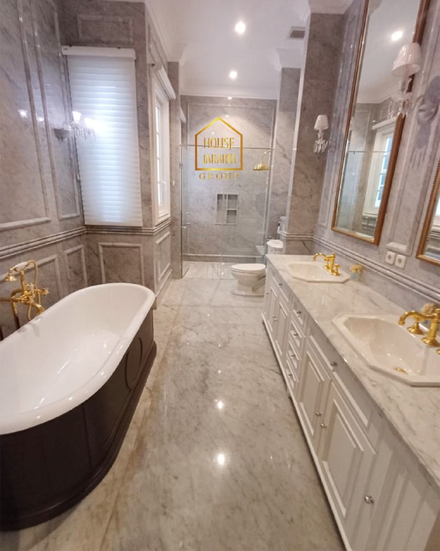 HS1777 Luxurious Brand New House Menteng, 3 Lantai + Rooftop, Fully Furnished