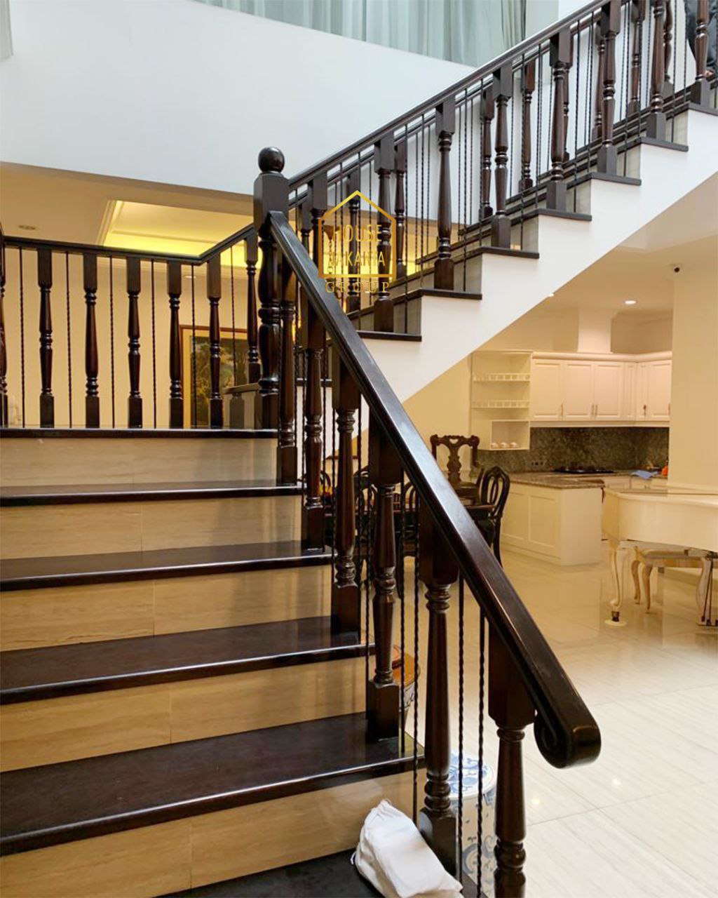 HS1779 Rumah Bagus Di Moh Yamin - Menteng, 3,5 Lantai. Jarang Ada, Lokasi Prime 