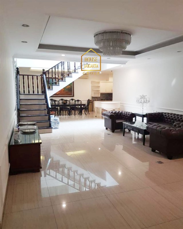 HS1779 Rumah Bagus Di Moh Yamin - Menteng, 3,5 Lantai. Jarang Ada, Lokasi Prime 