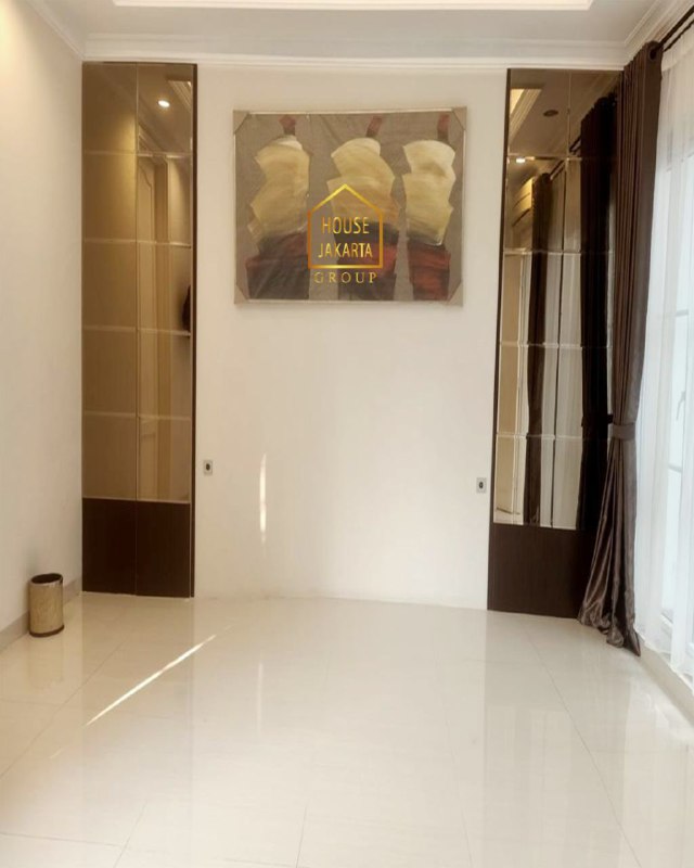 HS1779 Rumah Bagus Di Moh Yamin - Menteng, 3,5 Lantai. Jarang Ada, Lokasi Prime 