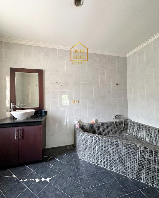 HS1781 Villa Duta Bogor, Dalma KOmplek 2 Lantai, Ada Taman Luas, Persegi. Daerah Elite & Tenang, Jalan Lebar Dekat Pajajaran