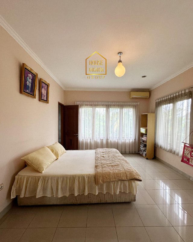 HS1781 Villa Duta Bogor, Dalma KOmplek 2 Lantai, Ada Taman Luas, Persegi. Daerah Elite & Tenang, Jalan Lebar Dekat Pajajaran