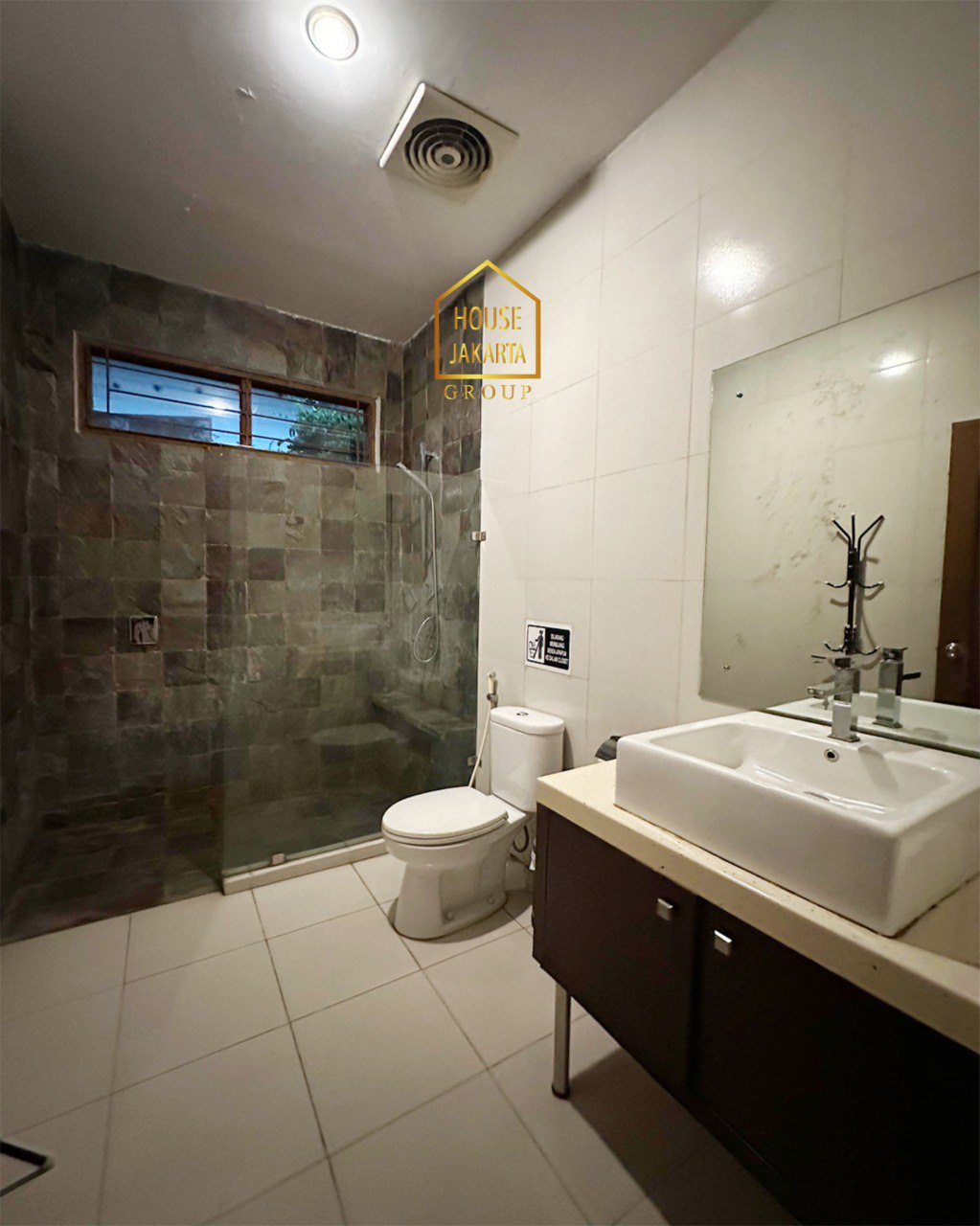 HS1782 Villa Mewah Di Puncak Bogor, 2 Lantai Semi Furnished, Good Invest Dekat Taman Safari & Cimori