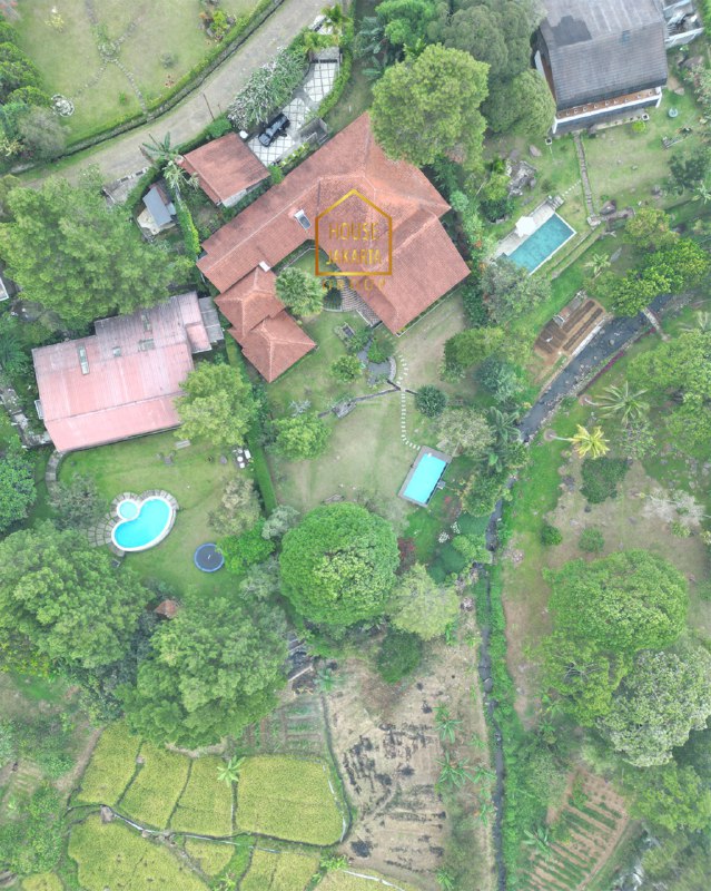 HS1782 Villa Mewah Di Puncak Bogor, 2 Lantai Semi Furnished, Good Invest Dekat Taman Safari & Cimori