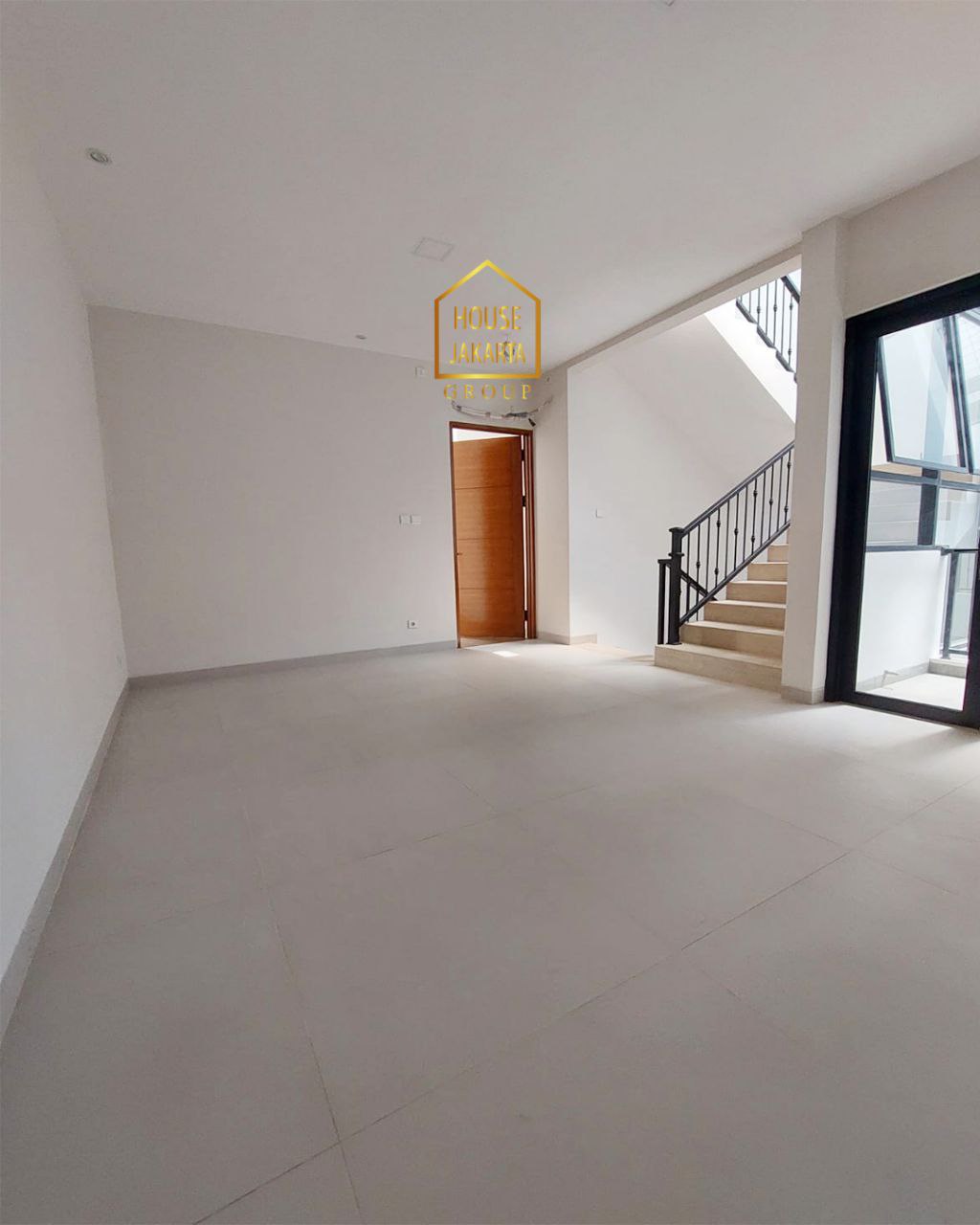 HS1783 Brand New 3 Lantai Di Pancoran Jakarta Selatan. Strategis Di Tengah Kota Dekat Kuningan. Murah