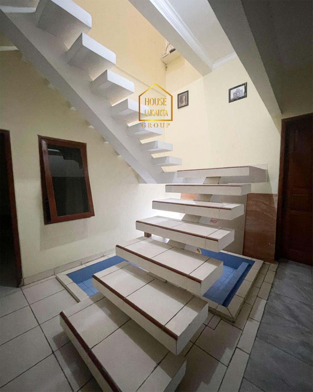 HS1792  Rumah Kost Di Senopati - Kebayoran Baru 2 Lantai Isi 13 Kamar di Area Elite Dekat SCBD, Jalan Lebar