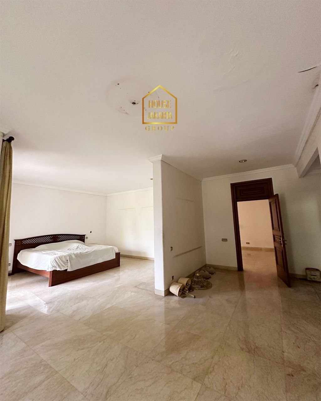 HS1802 Rumah 2 Lantai Di Pondok Indah, View Golf, Lokasi Elite Dekat PIM Dan MRT