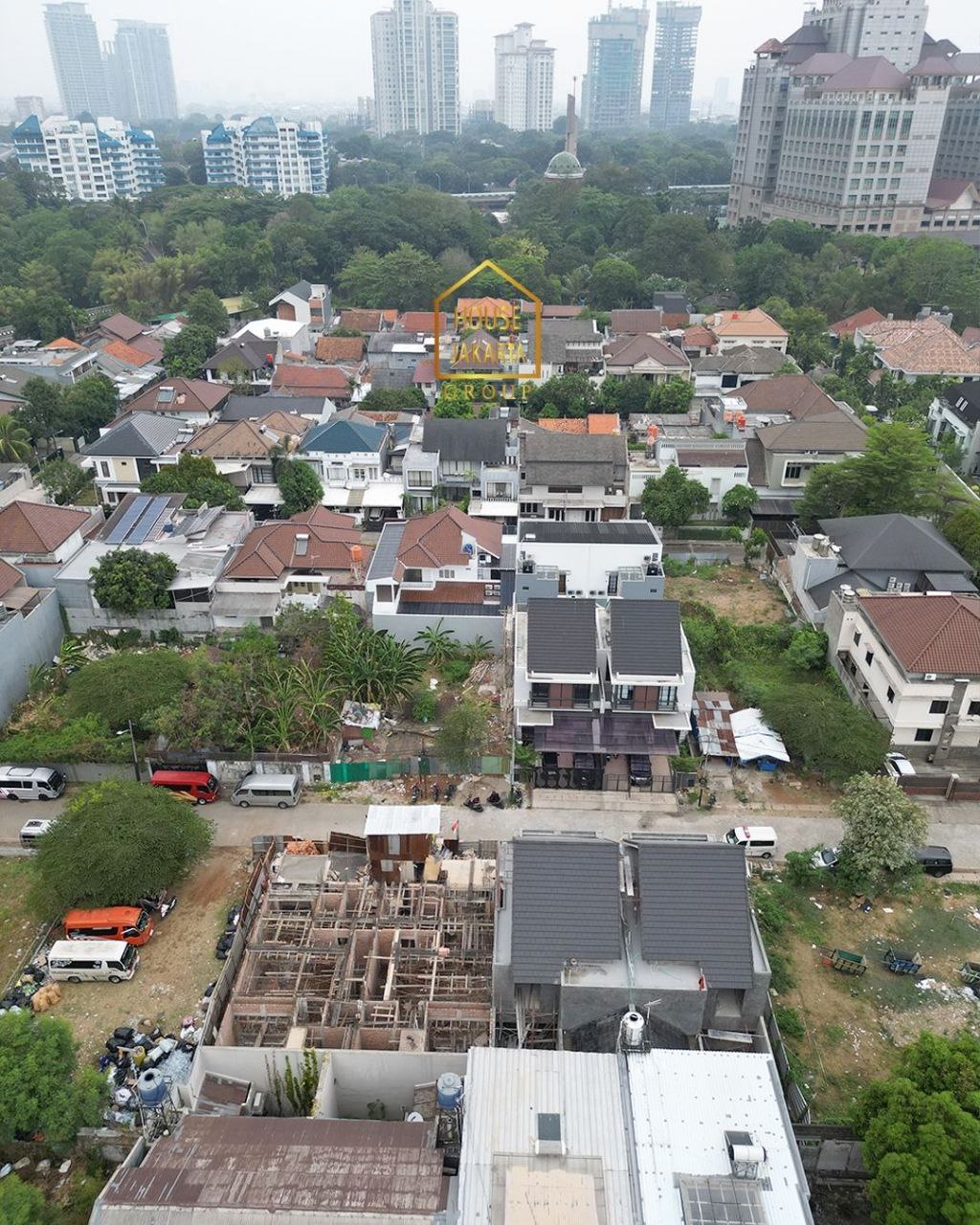 HS1809 Townhouse Brand New Di Kebayoran Baru. Hunian Exslusive Tropical Resort