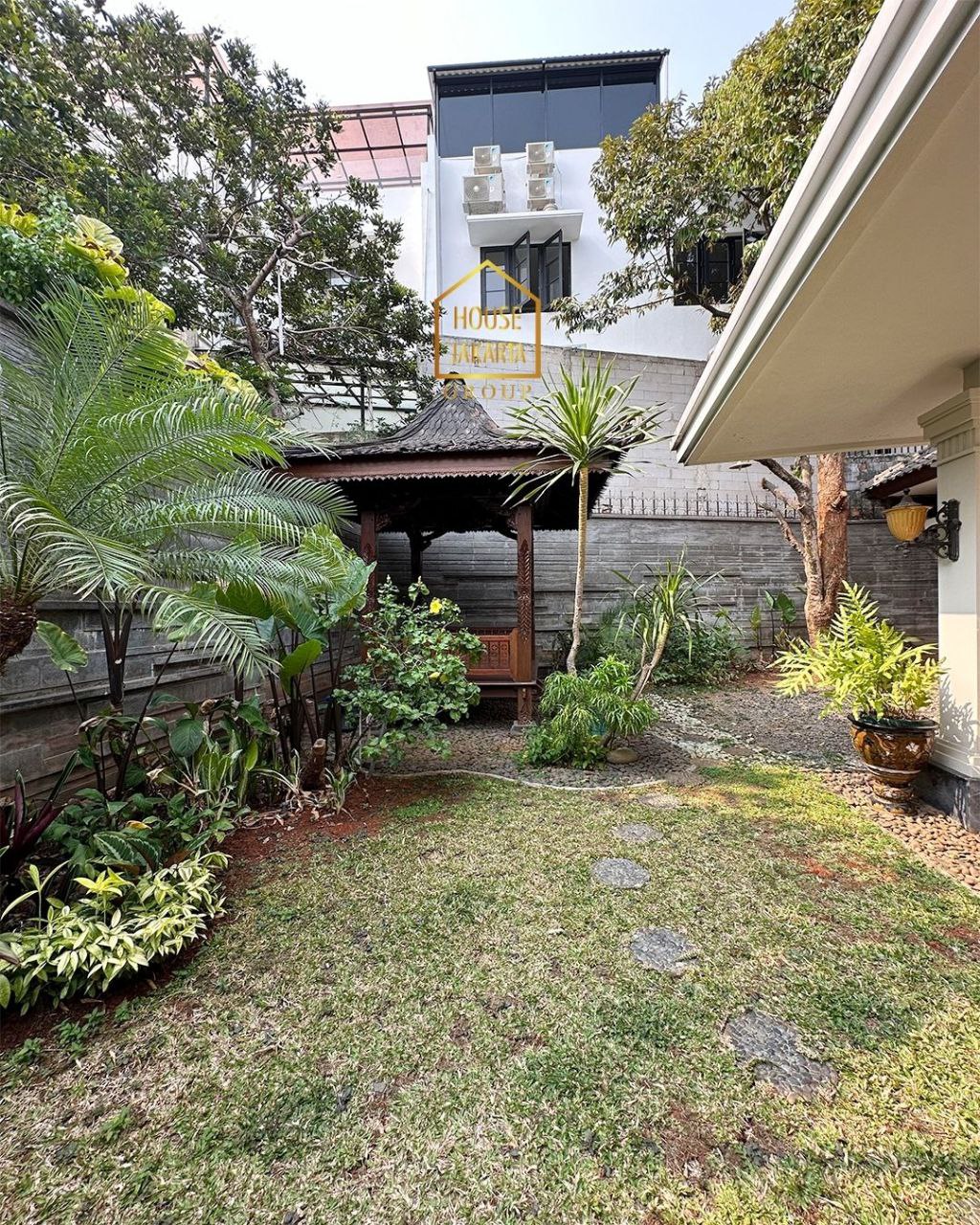 HS1811 Rumah Bagus DI Gandaria Selatan. Strategis Dekat Bukit Golf PI