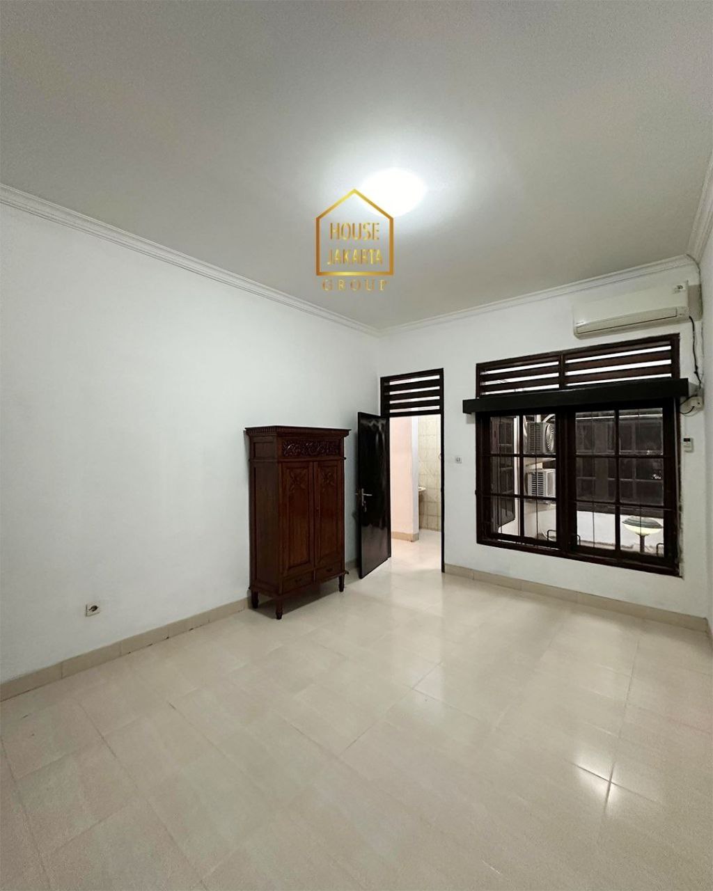 HS1813 Rumah Siap Huni Di Kebayoran Baru, Murah. Lokasi Strategis Dekat Senayan & SCBD