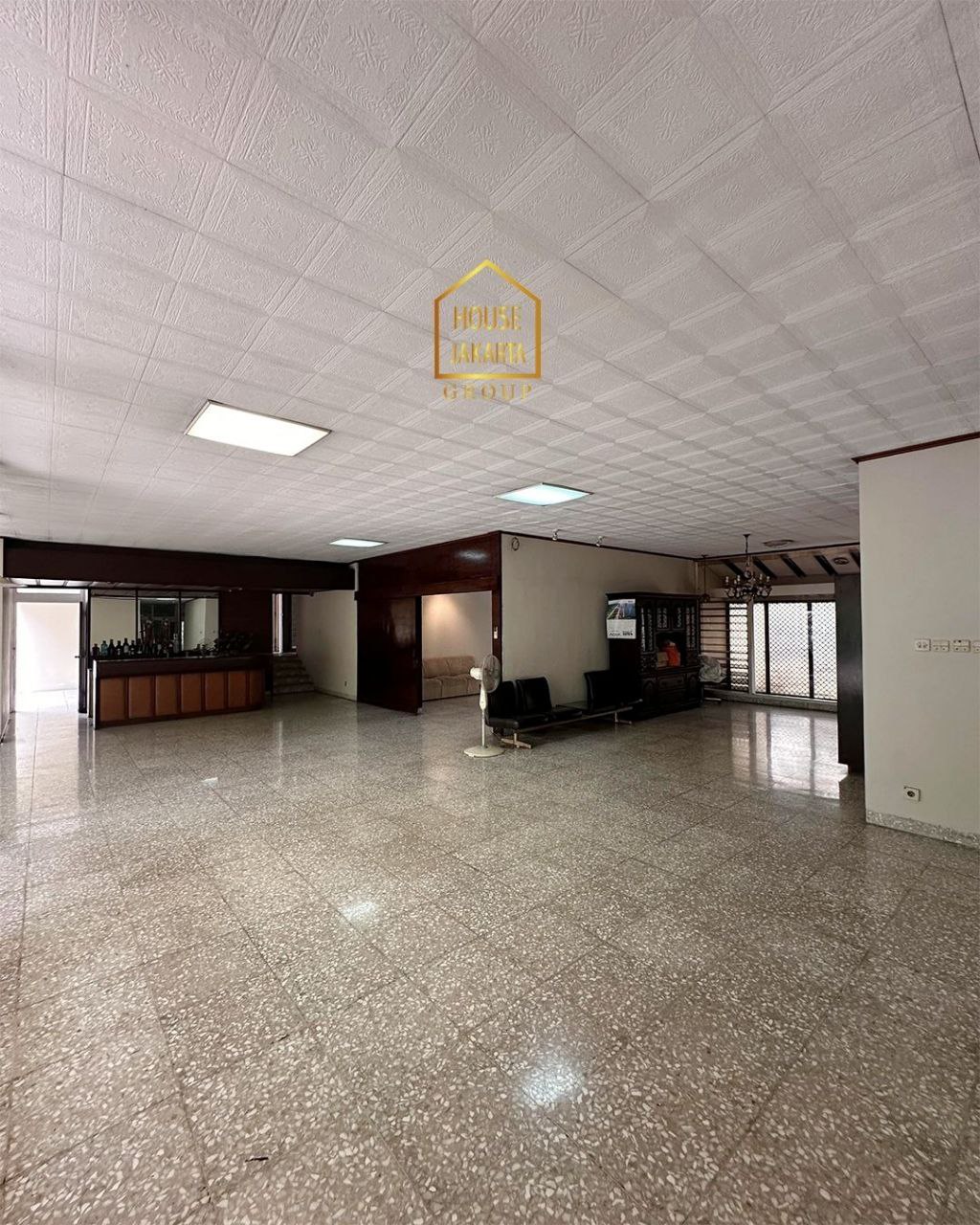 HR1820 Rumah Di Dharmawangsa 2 Lantai, Hook Cocok Untuk Kantor & Sekolah. Strategis Dekat Stasiun MRT