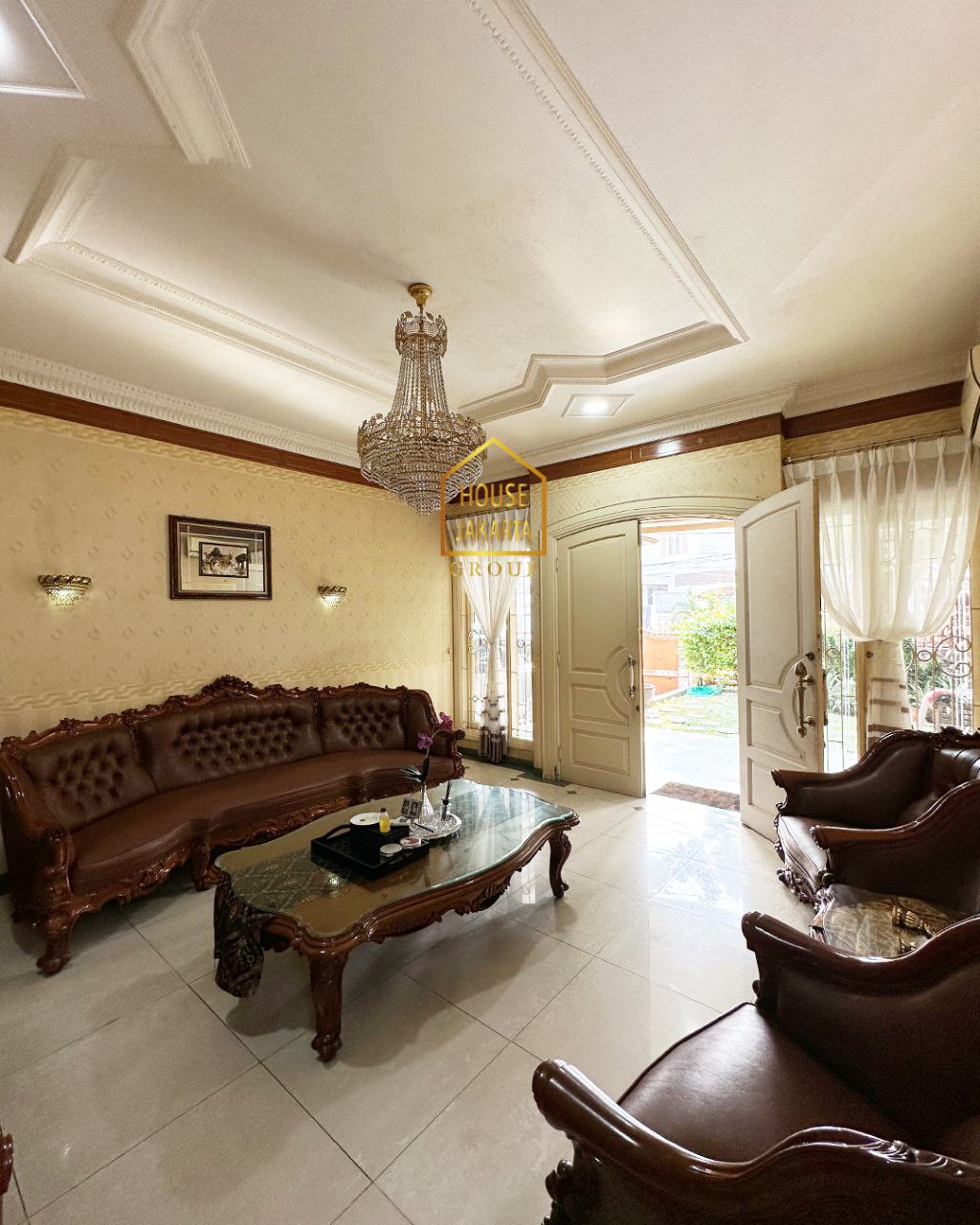 HS1823 Rumah 2 Lantai Tebet Area Siap Huni Dengan Pool Dan Garden. Fully Furnished. Murah Dan Nyaman