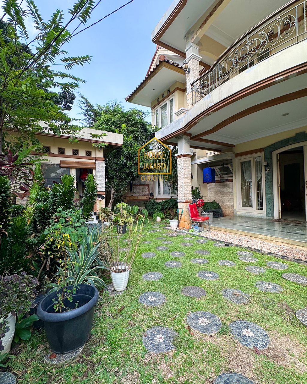 HS1823 Rumah 2 Lantai Tebet Area Siap Huni Dengan Pool Dan Garden. Fully Furnished. Murah Dan Nyaman