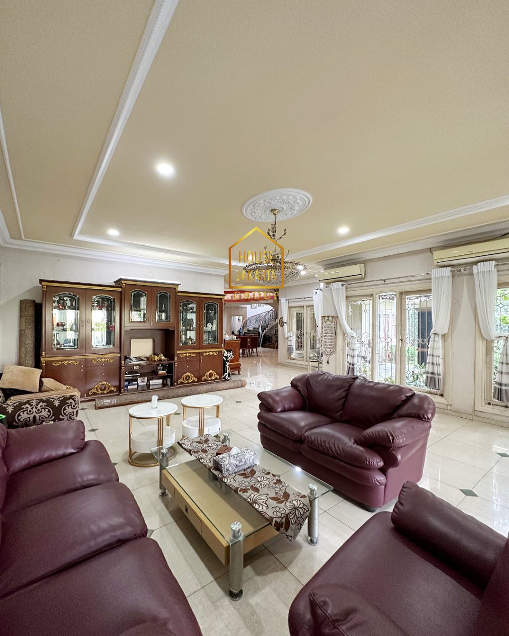 HS1823 Rumah 2 Lantai Tebet Area Siap Huni Dengan Pool Dan Garden. Fully Furnished. Murah Dan Nyaman